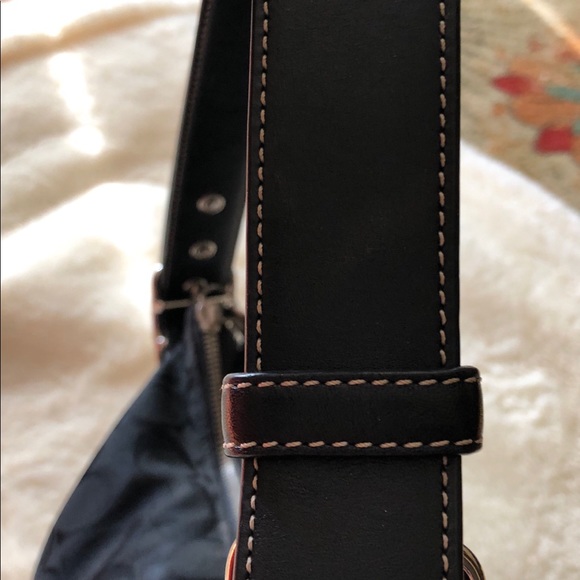 Coach Vintage Black Canvas/Leather Shoulder Bag - Picture 7 of 8